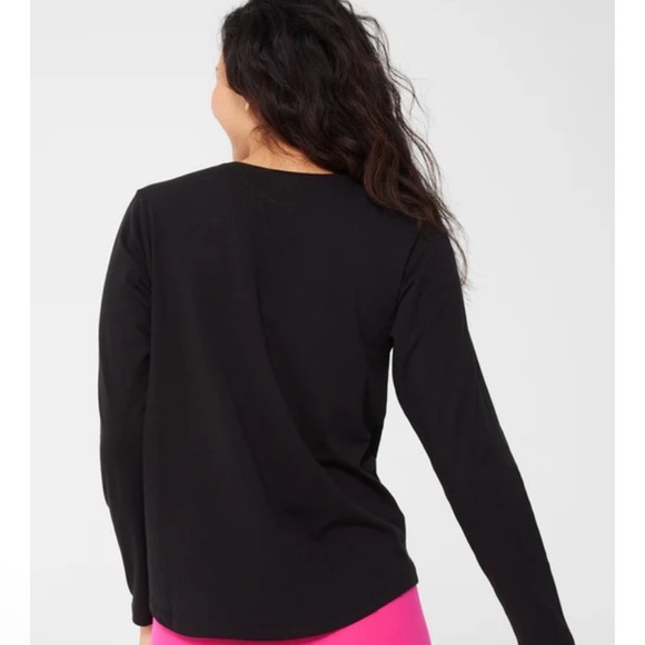 Terez Size M Bliss Twist Front Long Sleeve Tee in New Yorker Black $97.00 - Picture 4 of 8